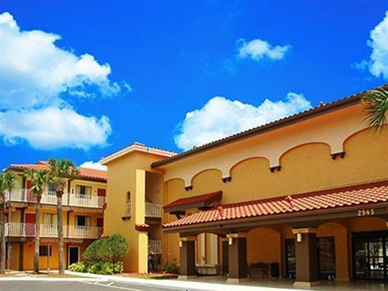 Quality Inn & Suites By The Parks Orlando Exterior foto